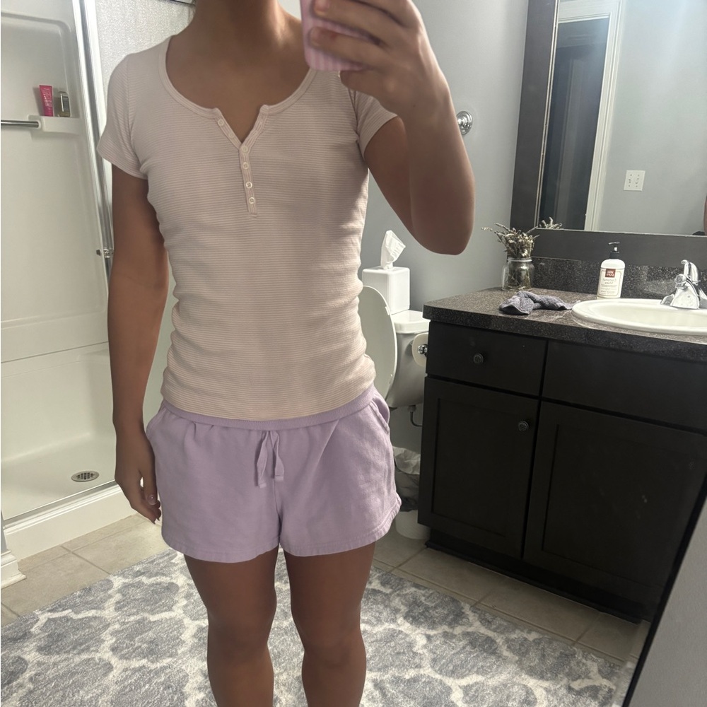 Brandy Melville shirt